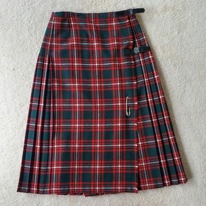 Classic vintage original 100% wool red and forest green tartan kilt, size 10